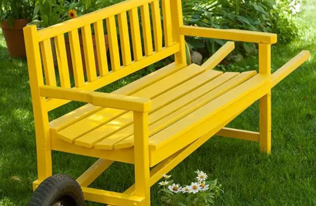 Banc de jardin laqué jaune safran