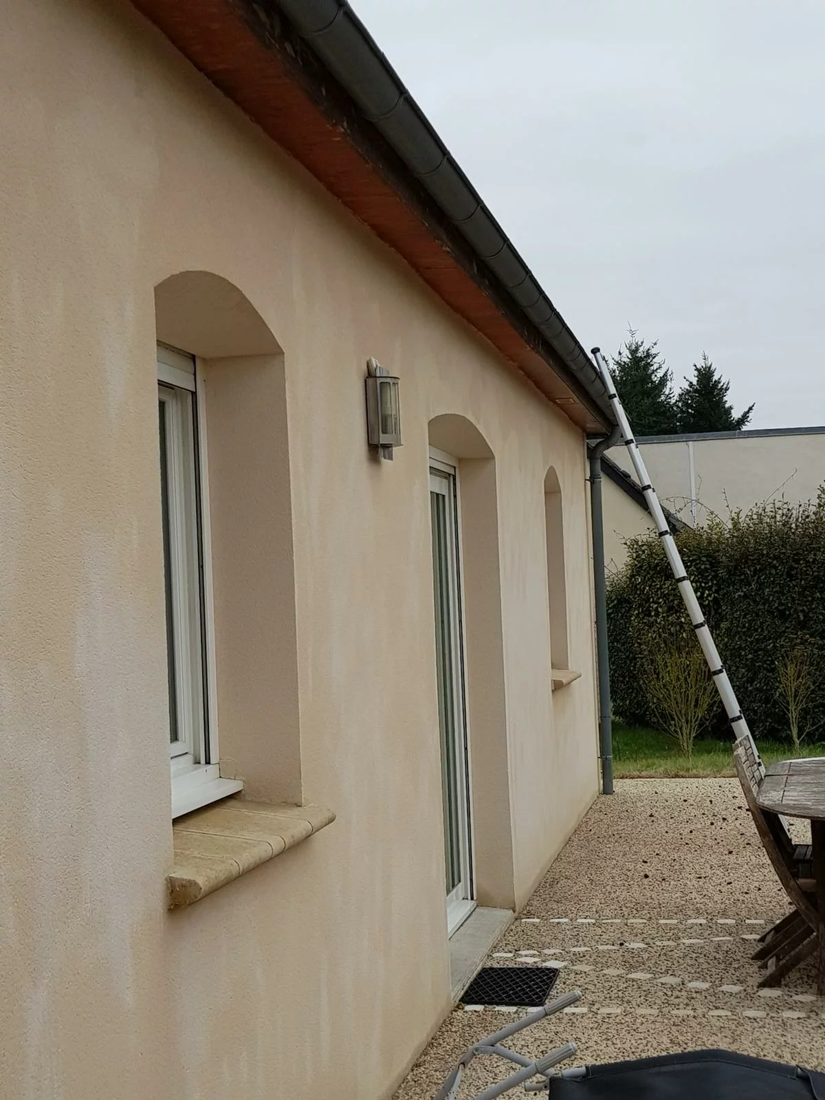 Façade rénovée à la perche télescopique