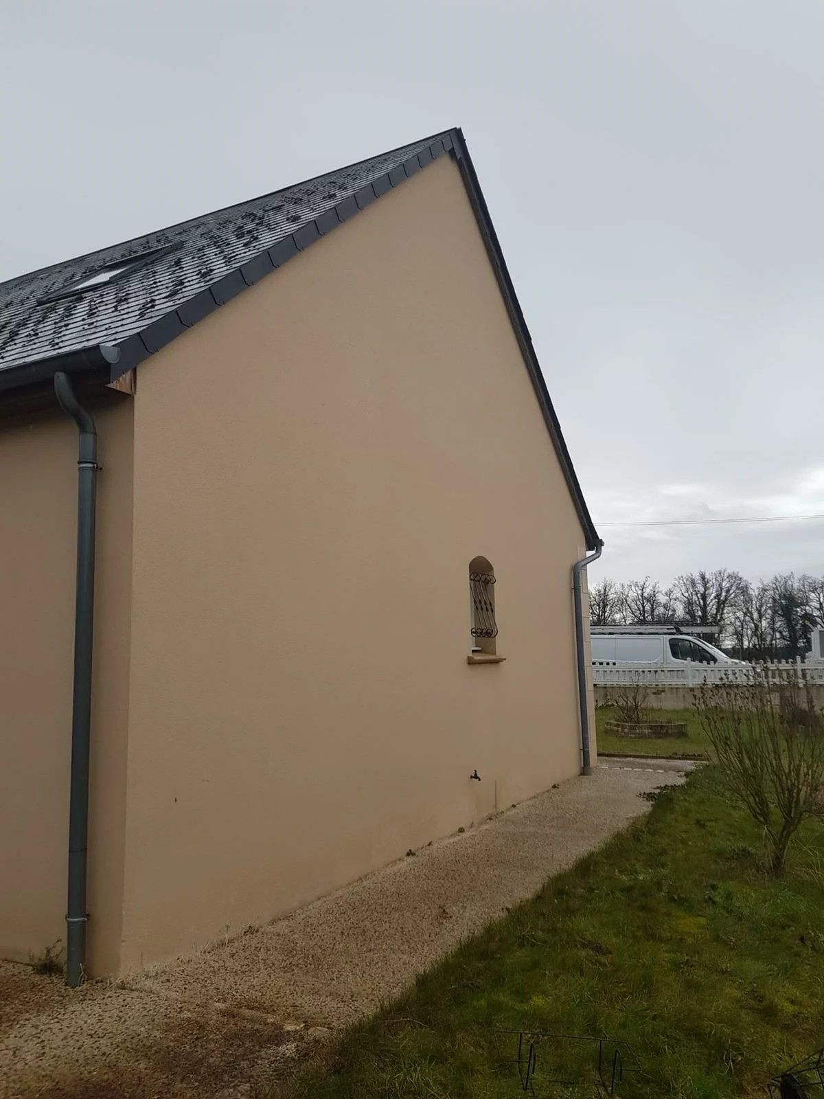 Façade pignon — finition propre & uniforme