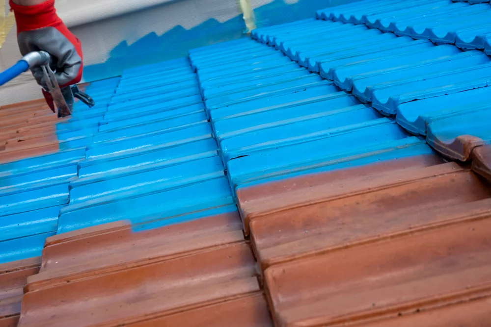 Hydrofuge coloré bleu sur tuiles terre cuite